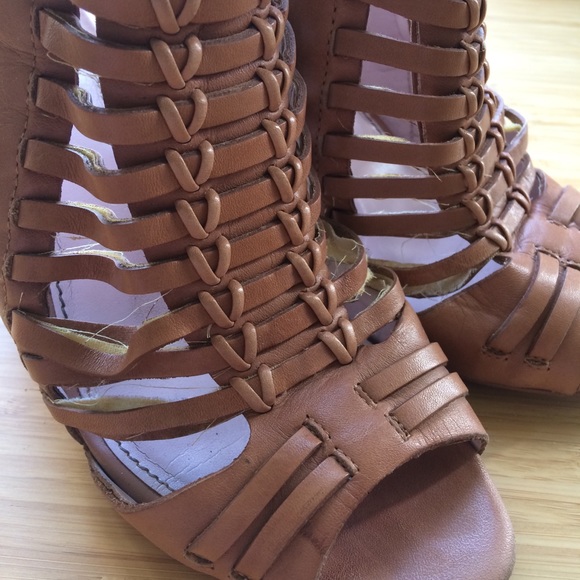 🟣 2/$10 Vince Camuto Effel Sandal - Fudge (4.5) - Picture 6 of 12